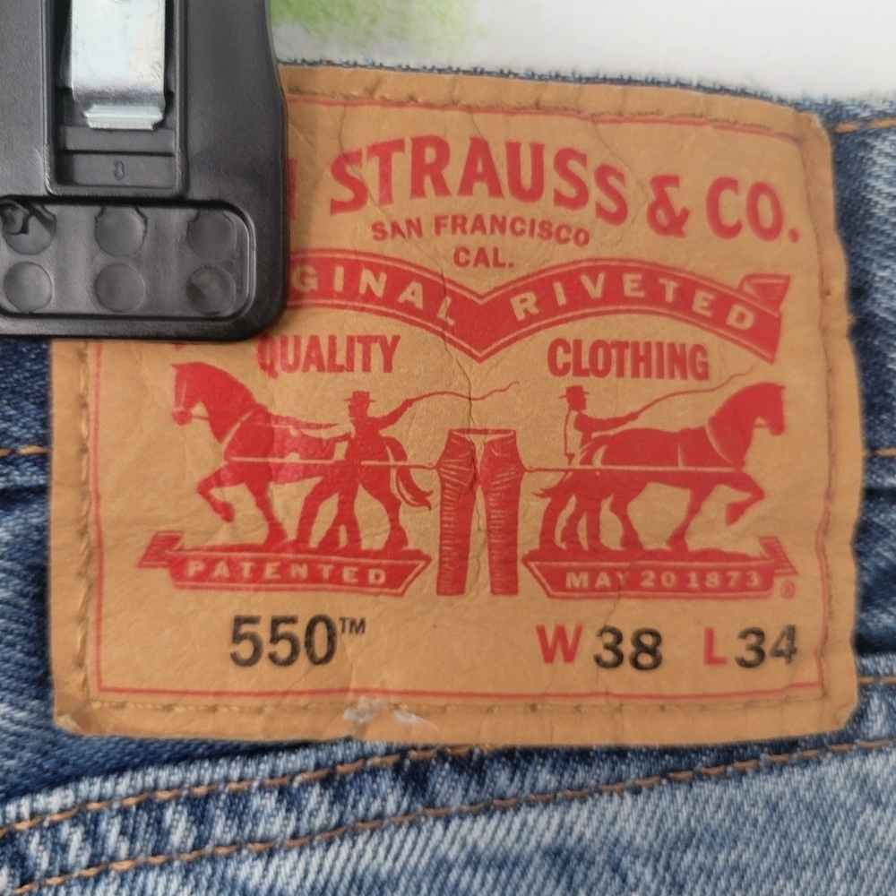 New 38x34 550 Levi's Relaxed Fit Jeans. - Picture 5 of 9